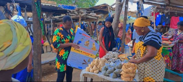 Tchad : les jeunes U-Reporter mobilisés sur les marchés pour contrer le choléra à Sarh