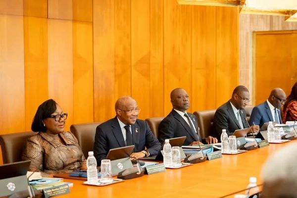 Côte d'Ivoire : adoption d'un projet de loi créant des juridictions spécialisées contre la criminalité économique