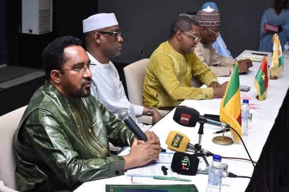Dakar : les ministres de l'AES à l'écoute des diasporas burkinabè, malienne et nigérienne