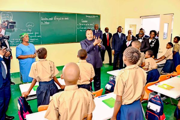 Congo : Denis Sassou-N’Guesso inaugure le complexe scolaire Angola-Libre à Makélékélé