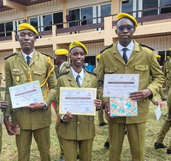 Douanes de la CEMAC : À 19 ans, la stagiaire tchadienne Aïcha Mahamat Tchalé sort 4e de sa promotion