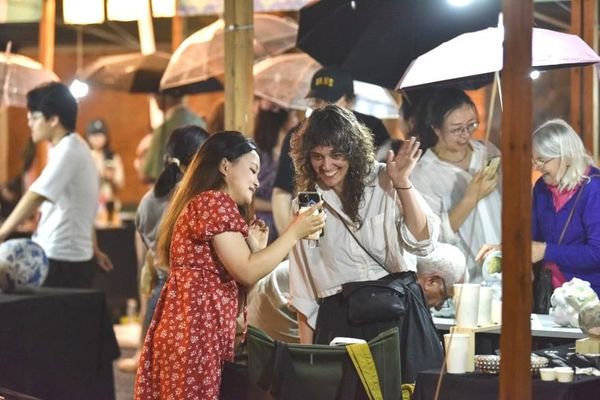 Building Bridges in Porcelain: How One Artist Welcomes the World to Jingdezhen