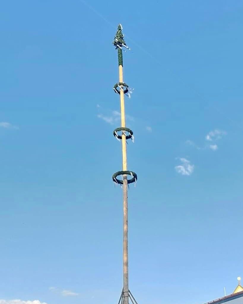 Maibaumzeit in der Region: Tradition, Gemeinschaft und gelebtes Brauchtum