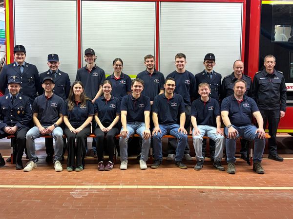 Grundausbildung bei der Freiwilligen Feuerwehr Straßkirchen erfolgreich beendet.