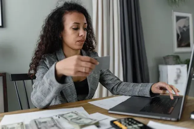 What Happens When You Put All Monthly Bills on a Credit Card and Pay It Immediately
