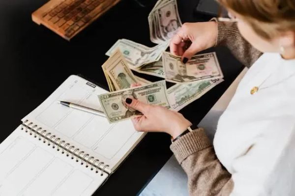 The Ultimate Guide to Personal Finance: How to Build Wealth from Scratch