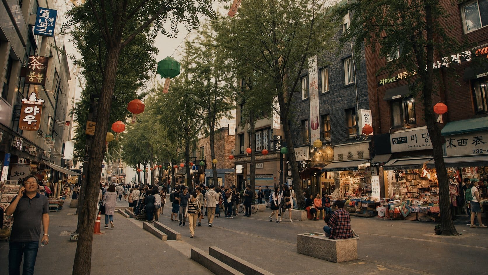 Insa-dong shopping street (인사동)