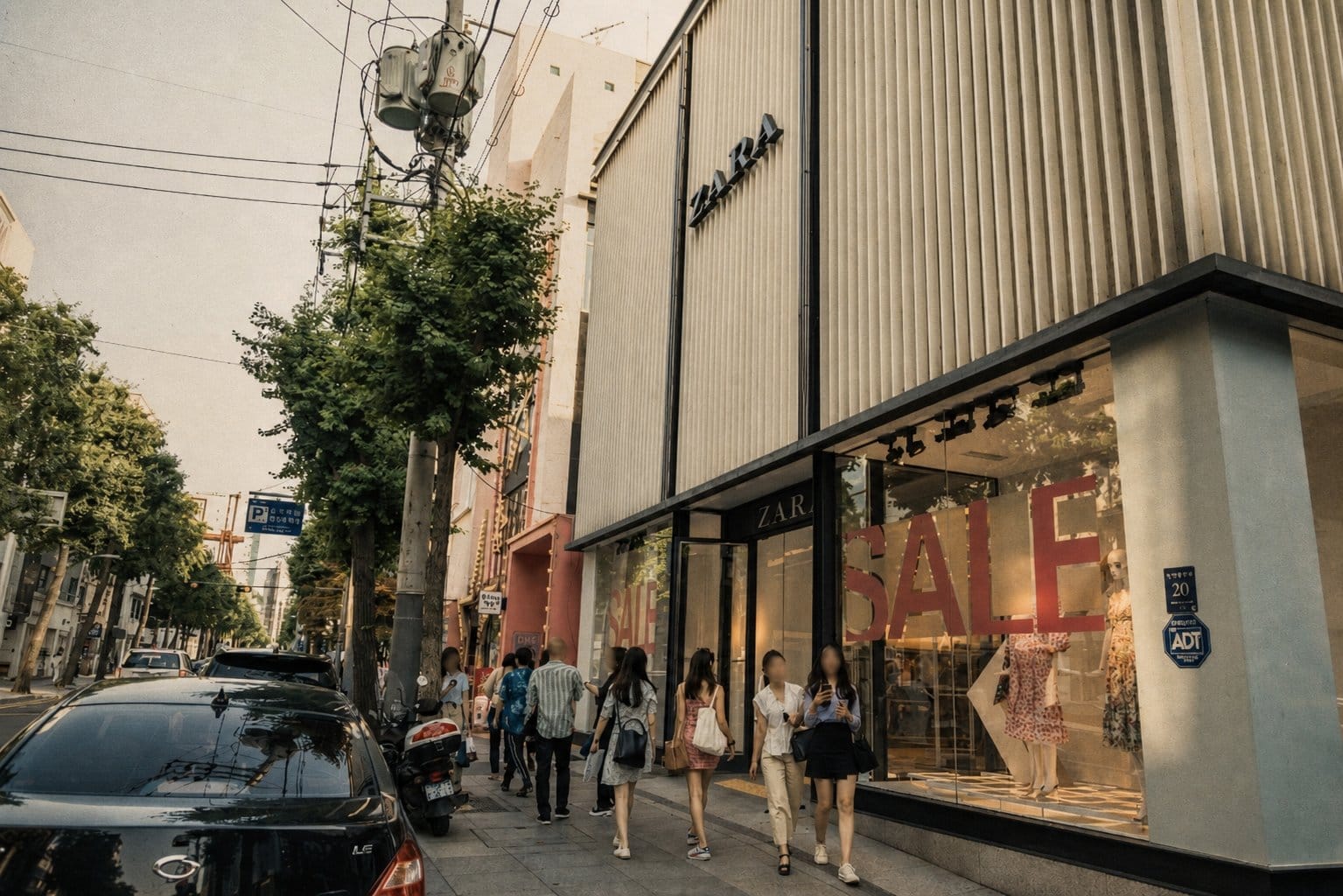 Garosu-gil (가로수길) Sinsa-dong boutique street