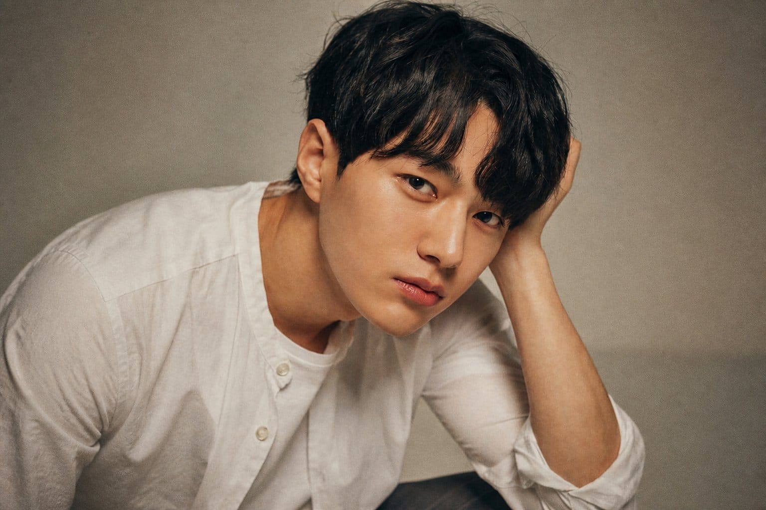 Kim Myung Soo (L)