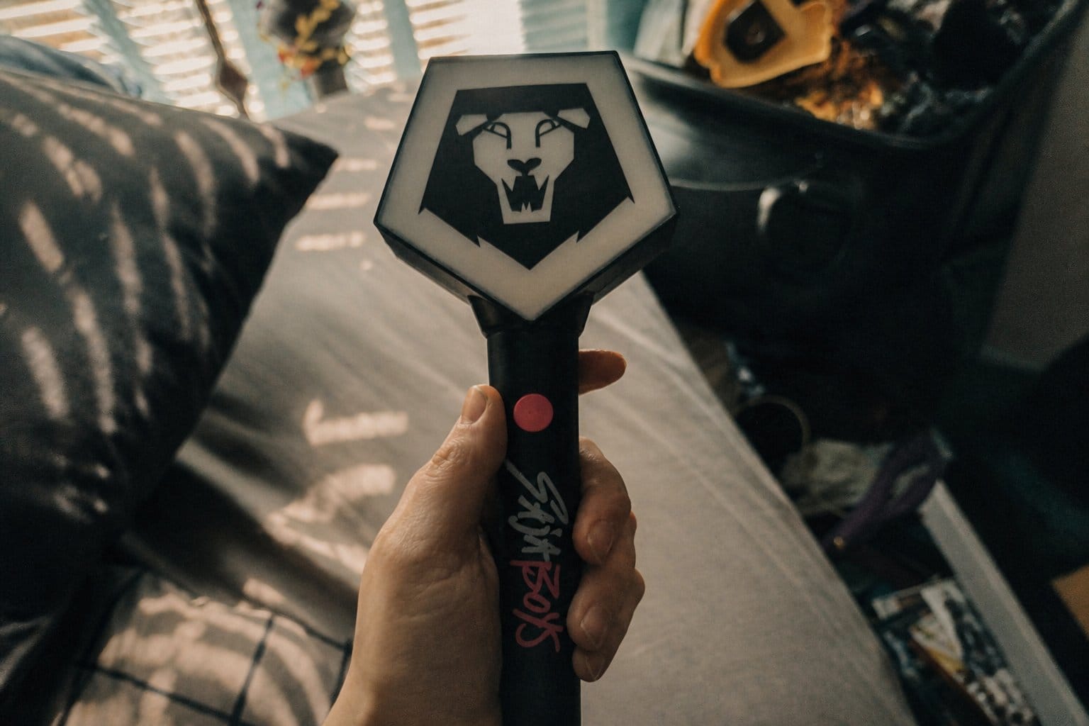 Netflix Shop KPop Demon Hunters cosplay light stick toy