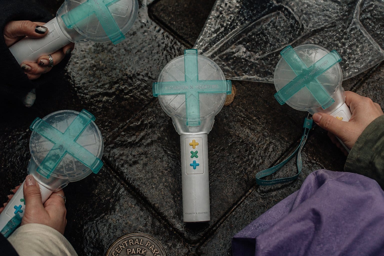 MOA fans with lightsticks