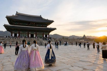 Seoul Itinerary for First-Time Visitors: Food, Neighborhoods & Sights