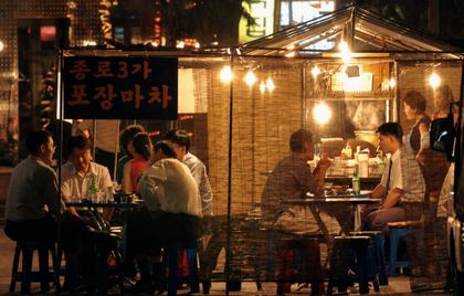 2026年首尔深夜美食指南：布帐马车与24小时餐饮