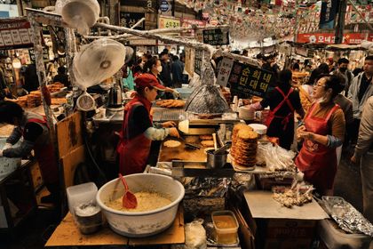 2026年ソウル屋台グルメ完全ガイド：広蔵市場と明洞で食べるべきもの
