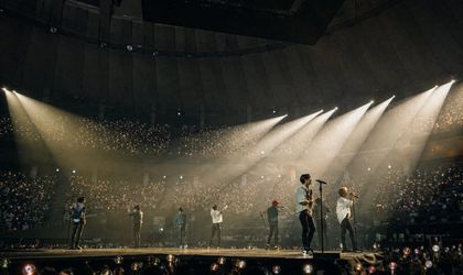 아홉 앨범, 아홉 번의 1위 — 스트레이 키즈, 롤링 스톤스와 타이