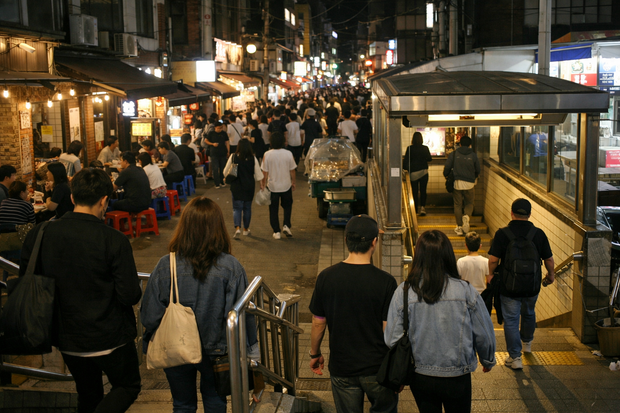 Hongdae Late-Night Guide: 8 PM to 4 AM for Foreign Visitors