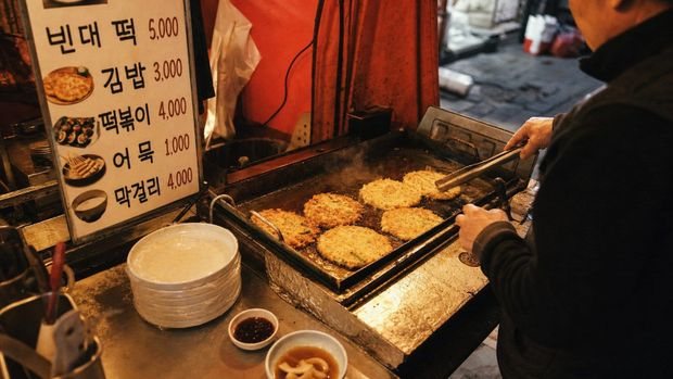 Seoul Has Six Night Markets — Which One Is Worth Your Night?