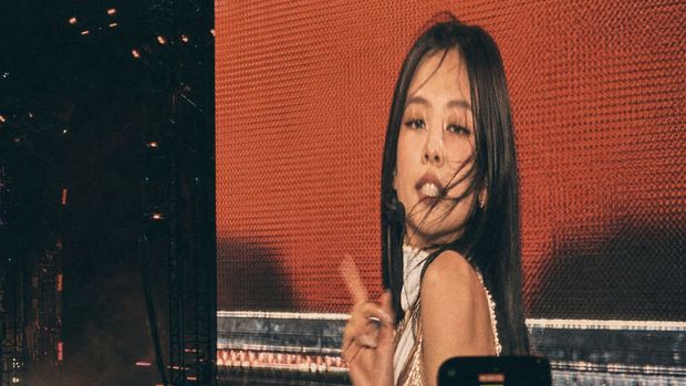 ジェニー、女性K-POPソロで史上2人目の
