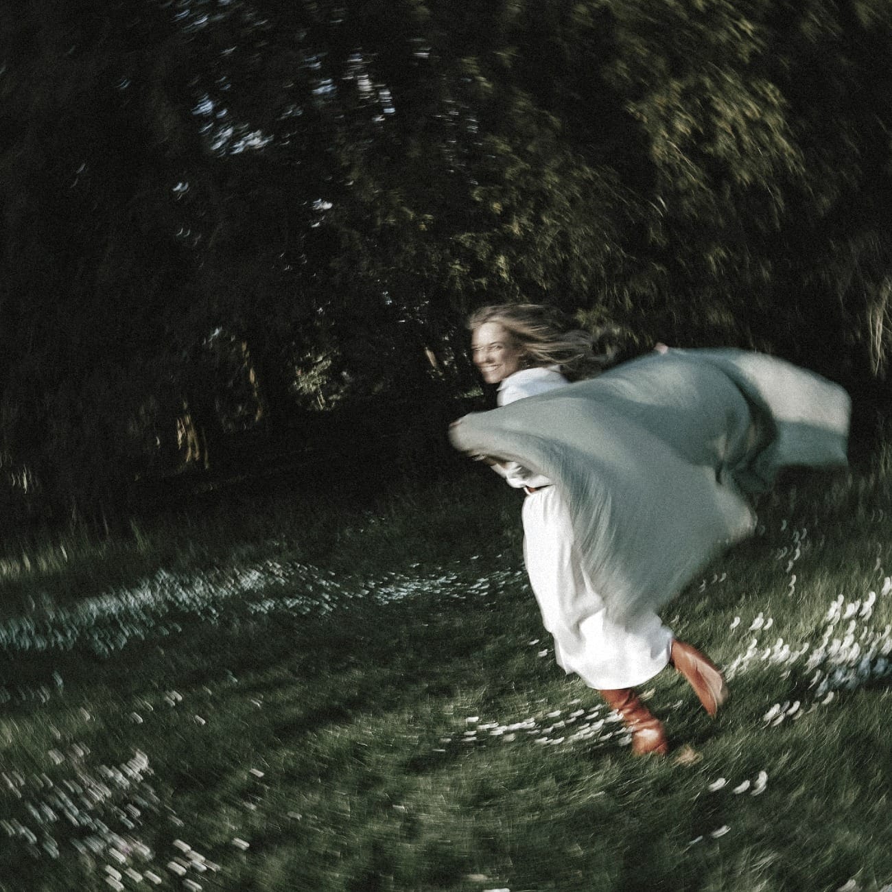 Mujer felíz disfrutando