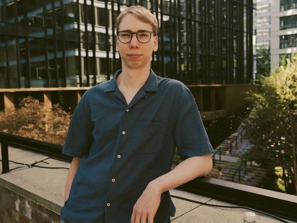 Ulkoinen hakukoneoptimointi: Parasite SEO & Entity Stacking – Miten moninkertaistaa brändin näkyvyys verkossa samalla työmäärällä?