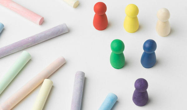 초개인화 마케팅을 여러 도형으로 형상화한 모습.