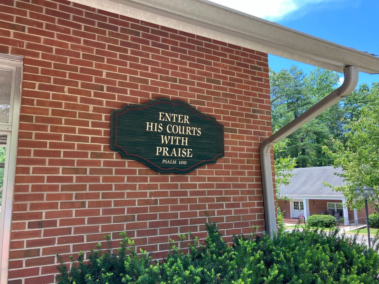 Enter His Courts with Praise!