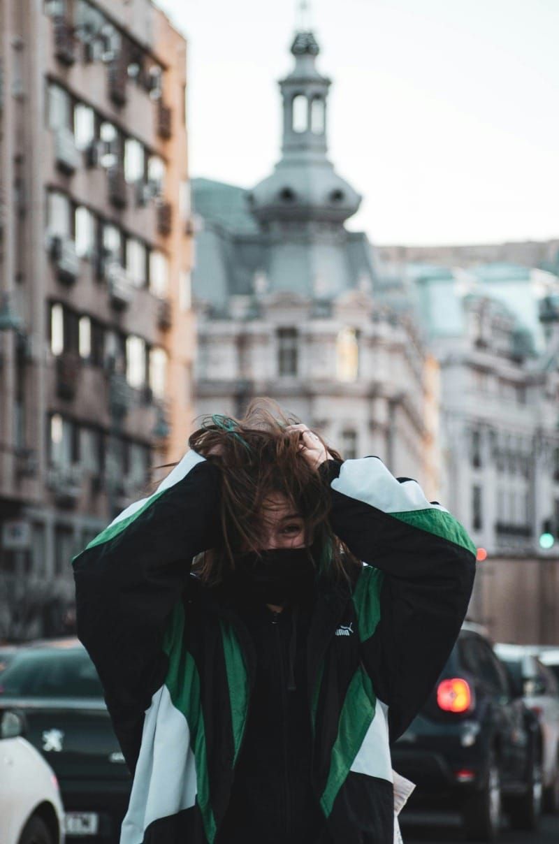 7 signes que le bruit urbain abîme votre santé mentale (et leurs solutions)