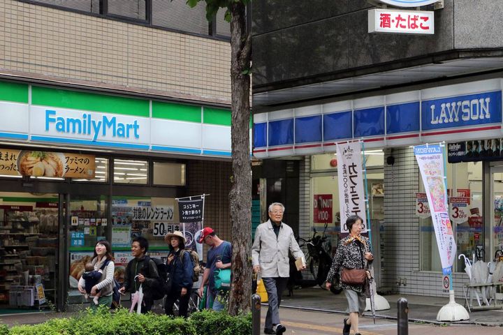 ทำไมร้านสะดวกซื้อถึงชอบอยู่ใกล้กัน และทำไมนโยบายของบางพรรคถึงคล้ายกันขึ้นเรื่อย ๆ