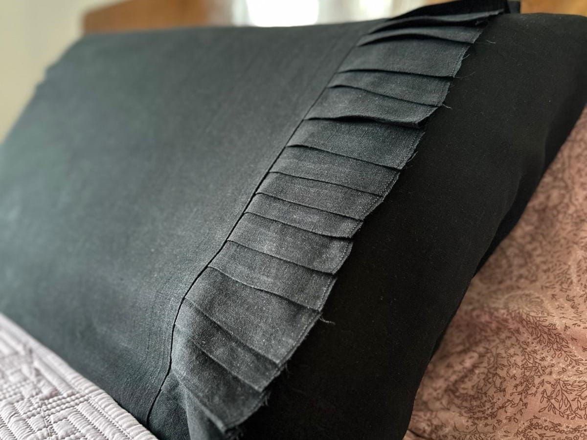 How to Sew The Perfect Pillowcase with Knife Pleats