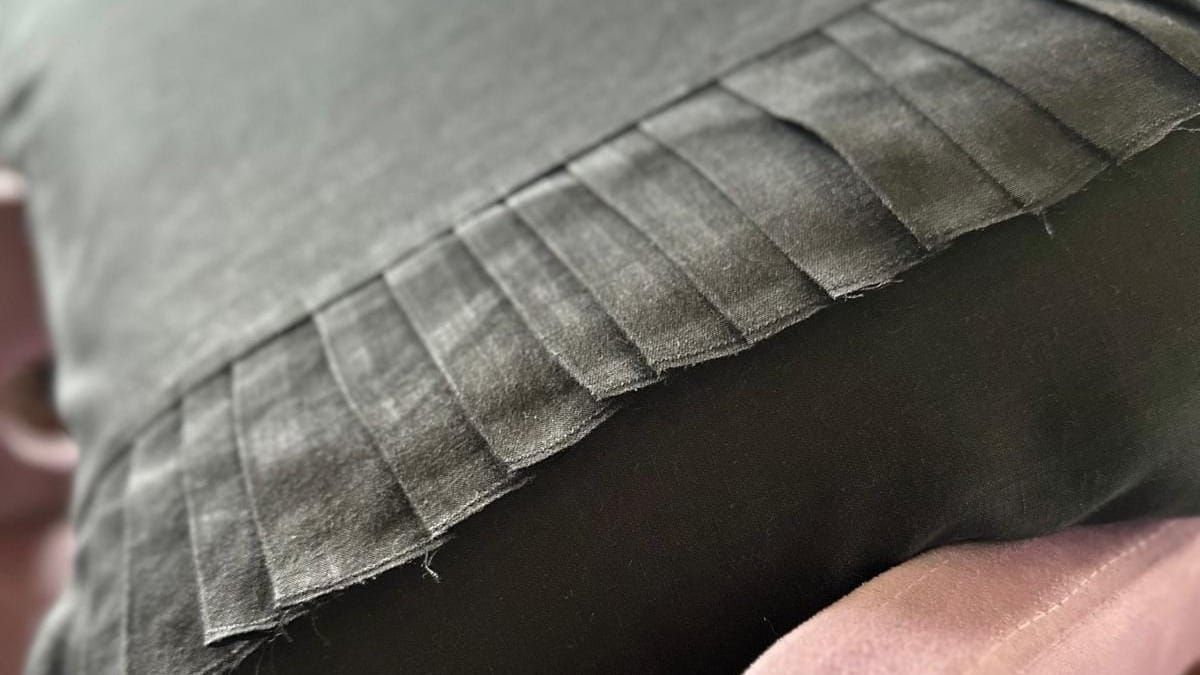EXCLUSIVE ACCESS: The Perfect Pillowcase with Knife Pleats - Pattern and Guide