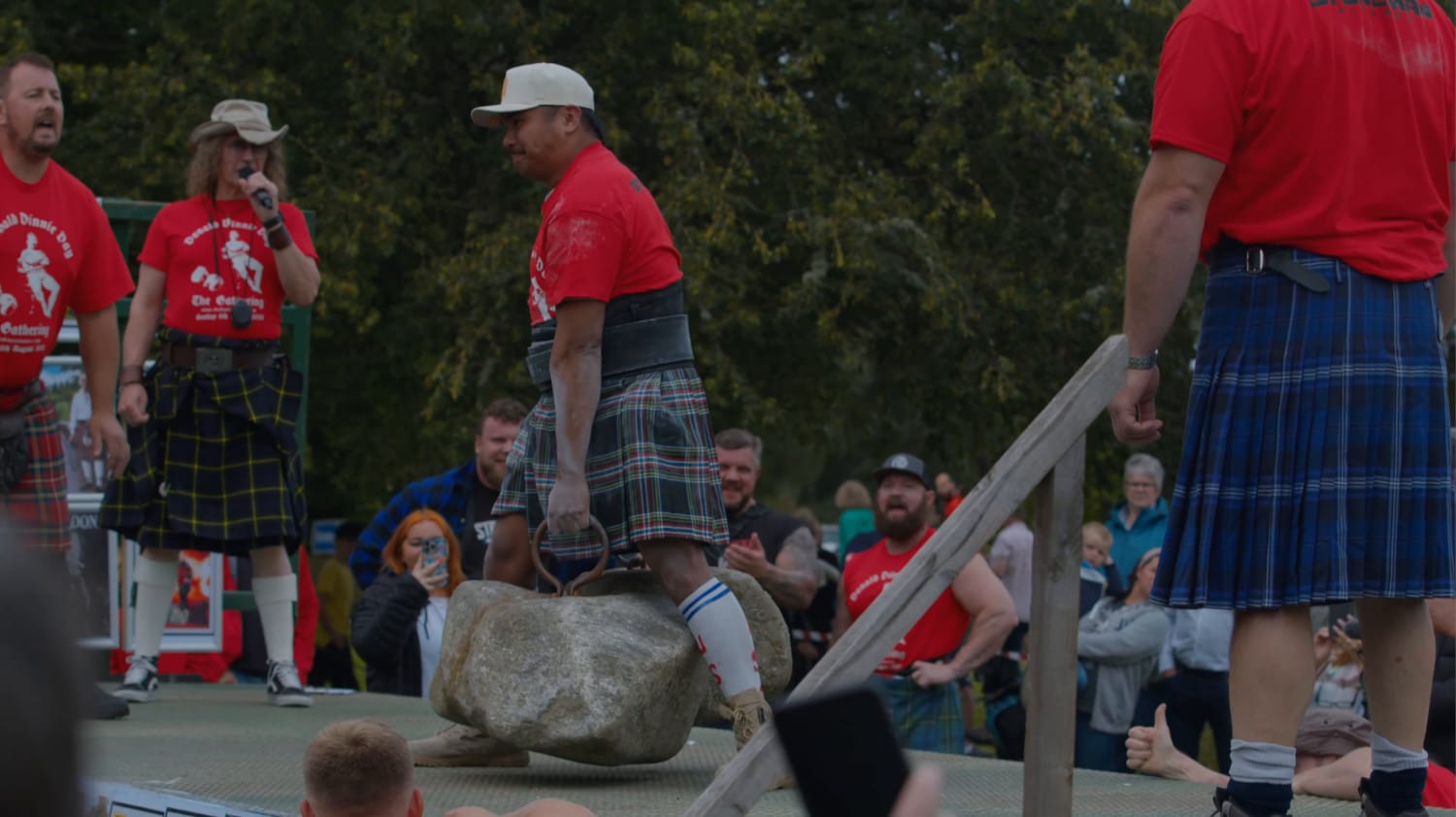 Romark Weiss lifts the Dinnie Stones.