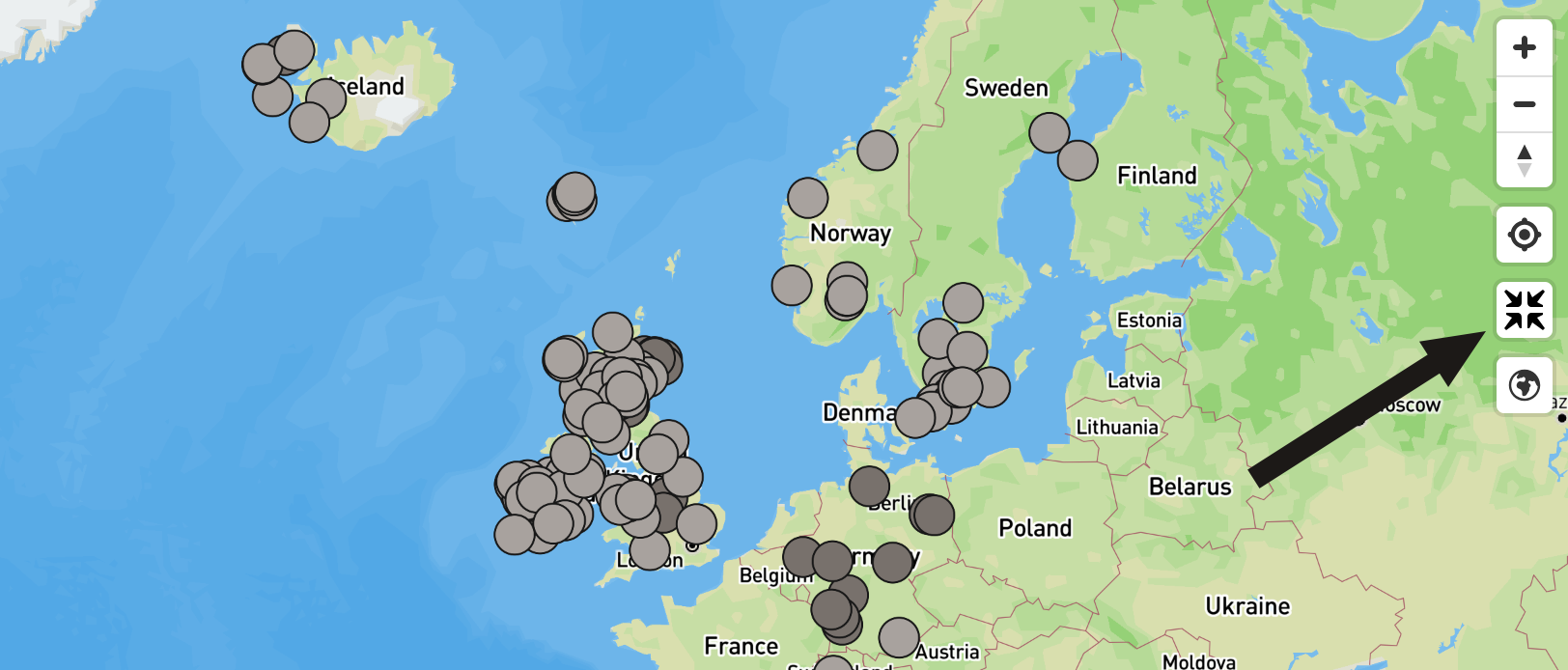 A screenshot of the liftingstones.org map in fullscreen mode. A dark arrow points to a new icon to exit fullscreen mode.