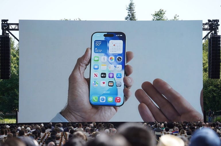 iOS 26: Apple promite o revoluție în design și inteligență pe iPhone