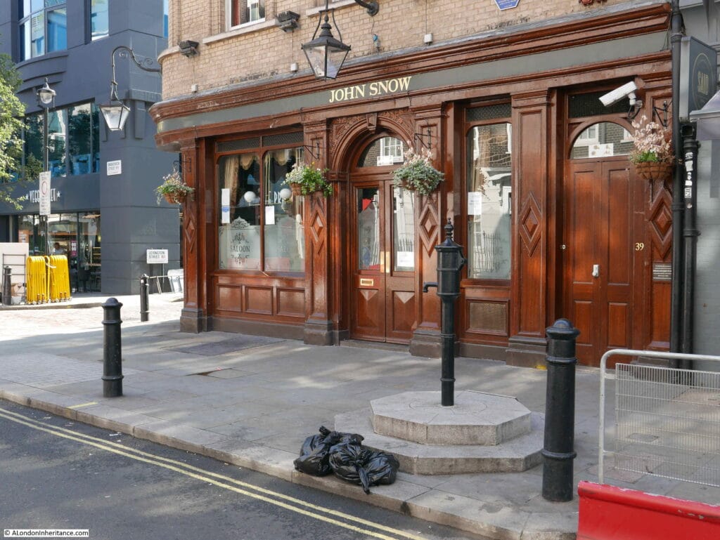The Broad Street Pump in front of the John Snow Pub. Attributed to ALondonInheretance.com