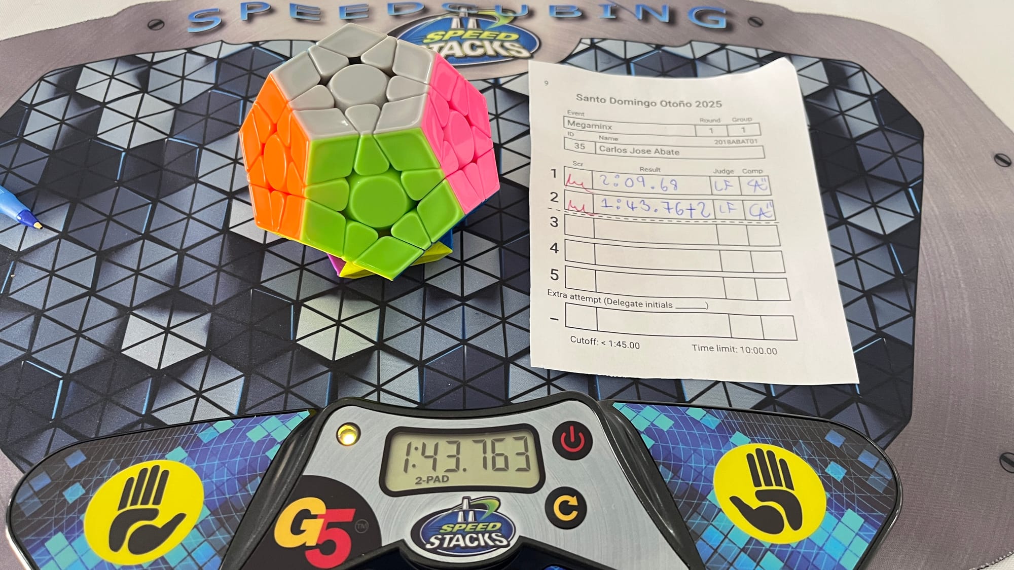My two Megaminx solves in SD Otoño 2025. A 2:09.68, and a 1:45.76 (from a +2).