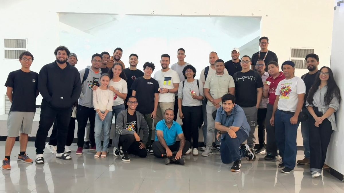 The group picture we took at the end of SD Otoño 2025.