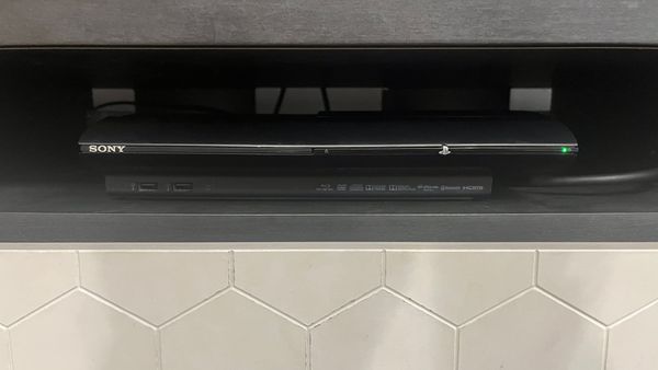 My sister's old PS3.