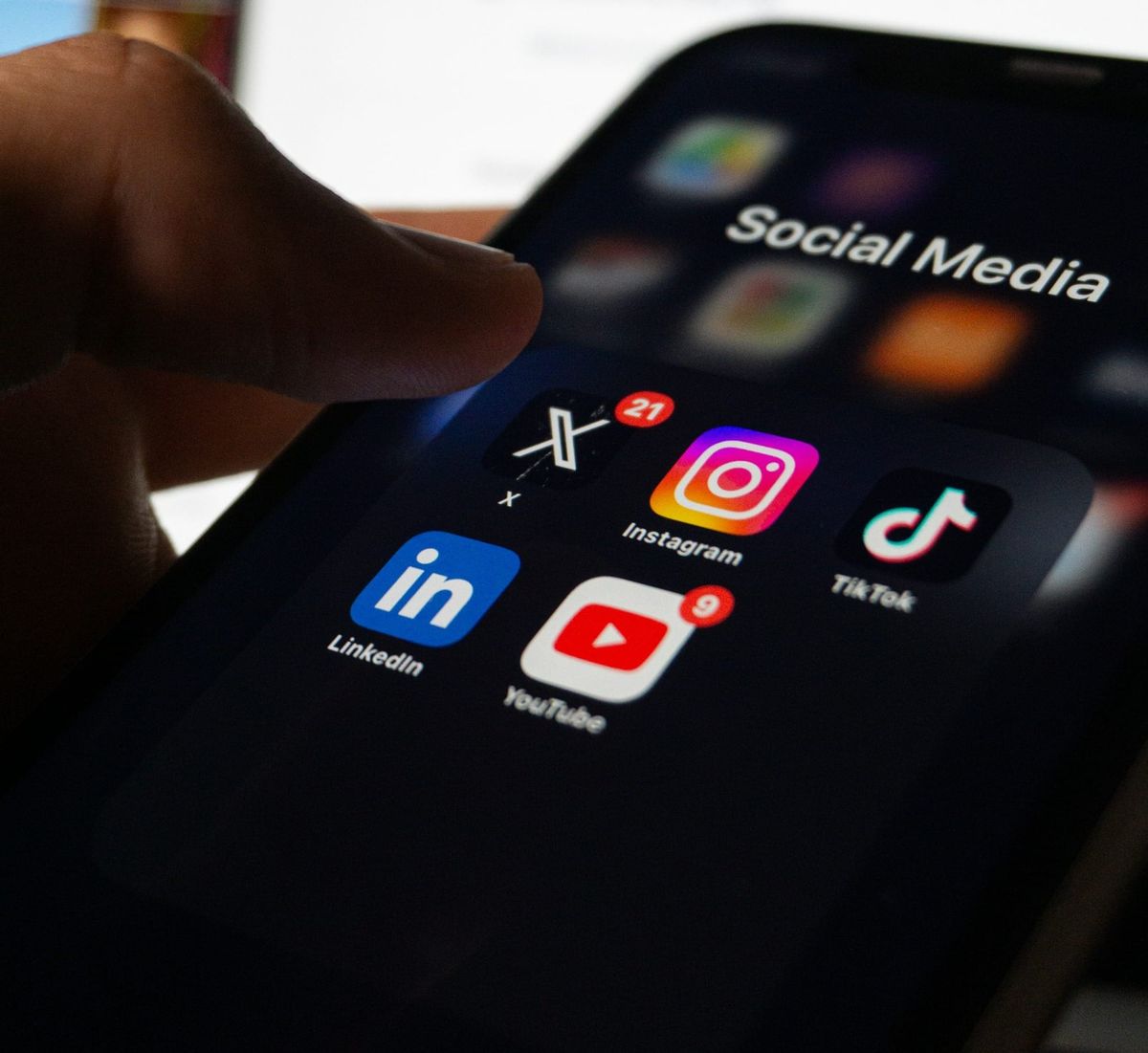 Does Upload Time Matter? YouTube, Instagram and TikTok Explained