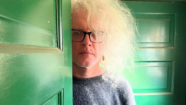 Peering peerless Anton Barbeau