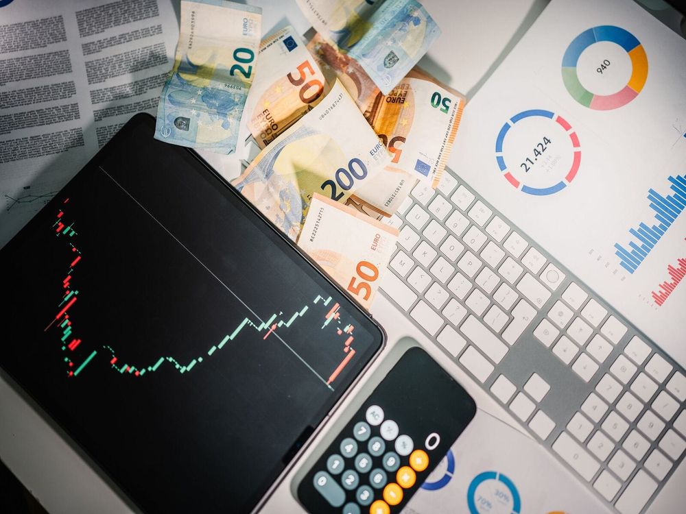 graphique bourse et calculatrice