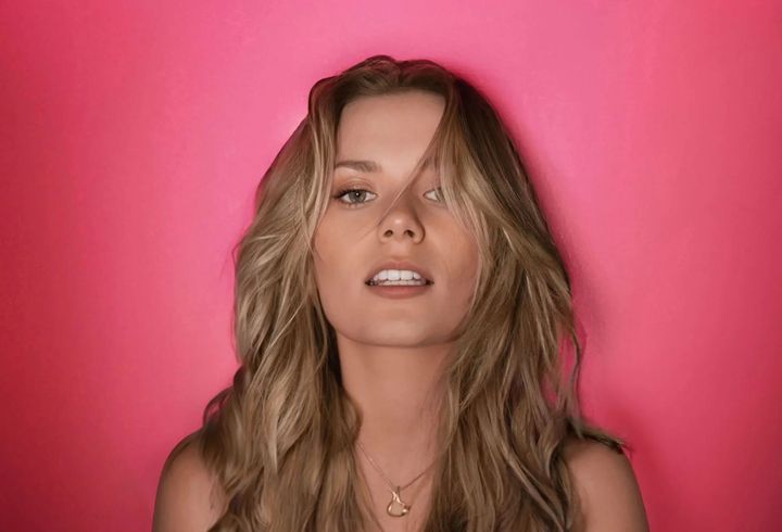 Zoee: Double E Delight