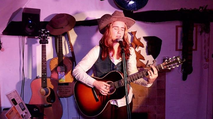 Rae Isla & Fox Palmer at The Drawing Room