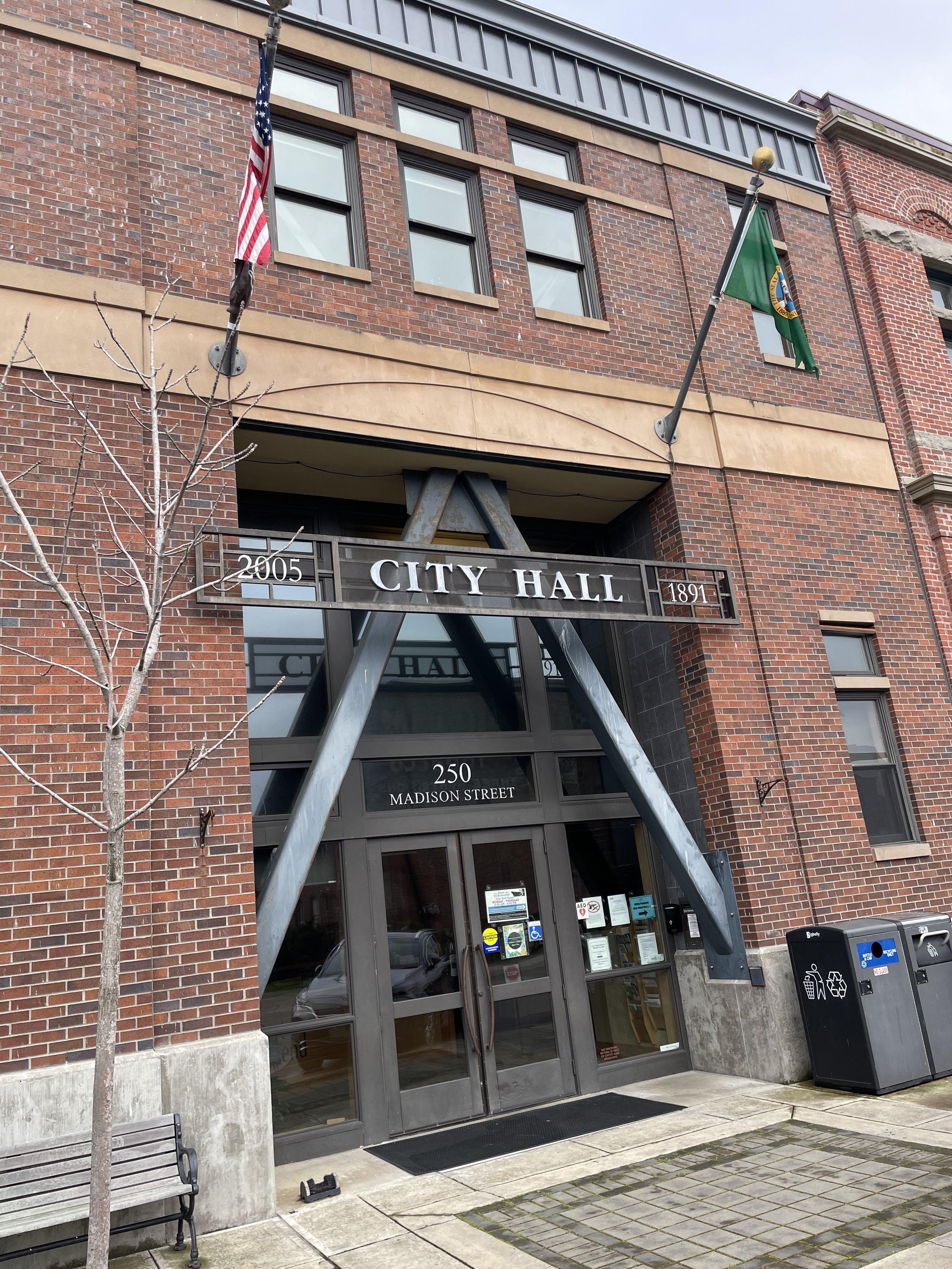   Photo by Nhatt Nichols  