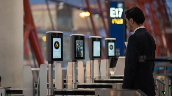 Biometric Borders and the Chains of Convenience