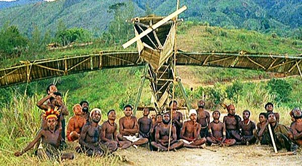 Kult cargo w bankach