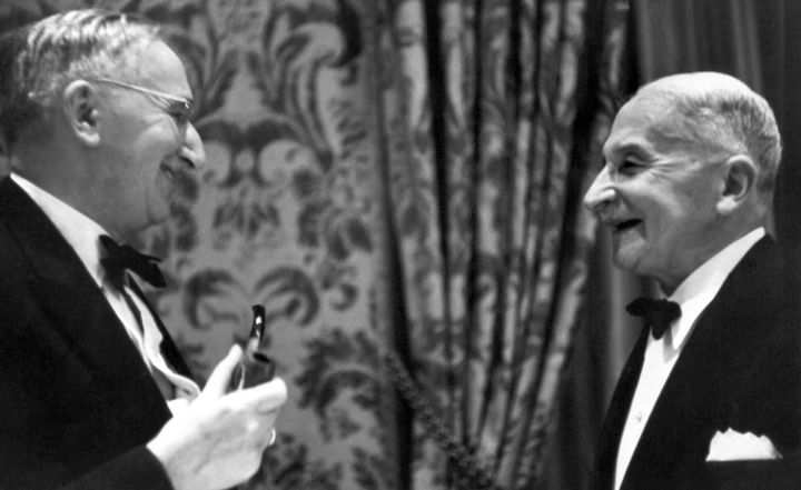 Ludiwig von Mises po prawej