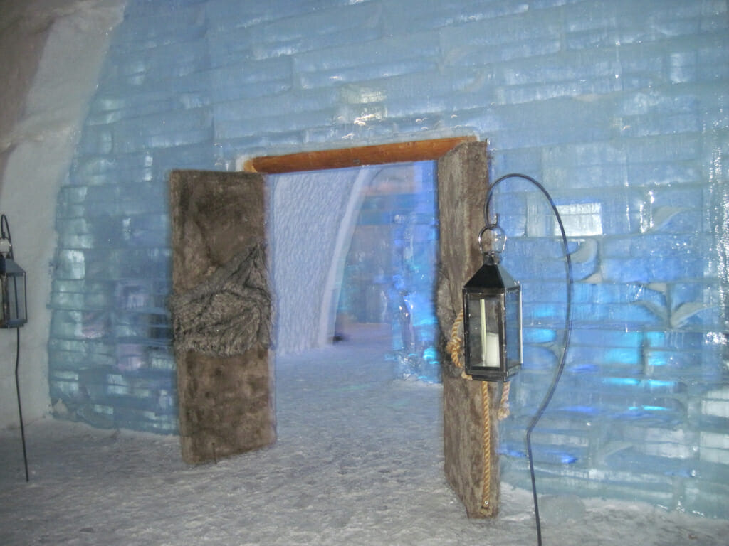 Entering Hotel de Glace
