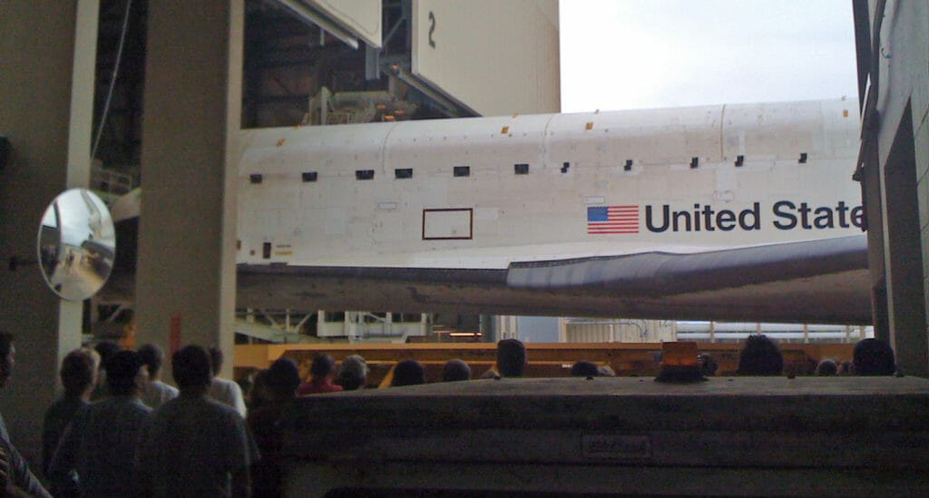 Bringing shuttle into OPF Bay 2