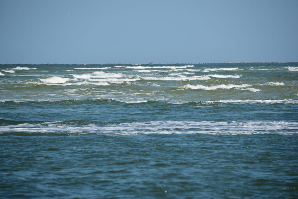 Standing waves at the mouth of the St Johns River