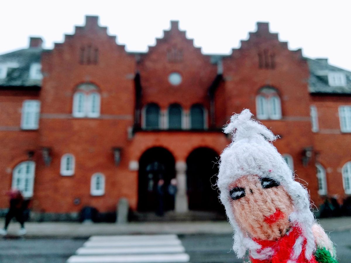 Puppet, freshly arrived at Holstebro railway station.